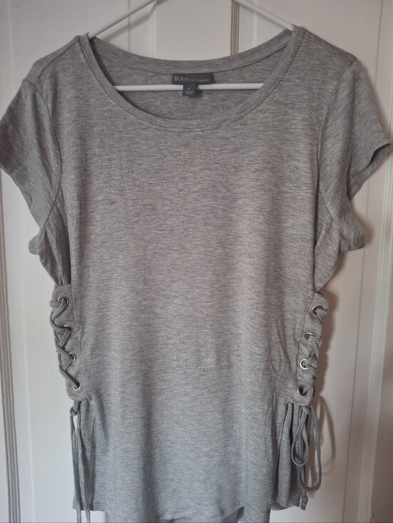 BOLD elements Tops - BOLD Elements gray women's lace-up side tee L/G